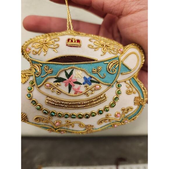 Royal Collection Trust Ornament Christmas Tea Cup Tree & Chair Gold Embroidered - Picture 3 of 12